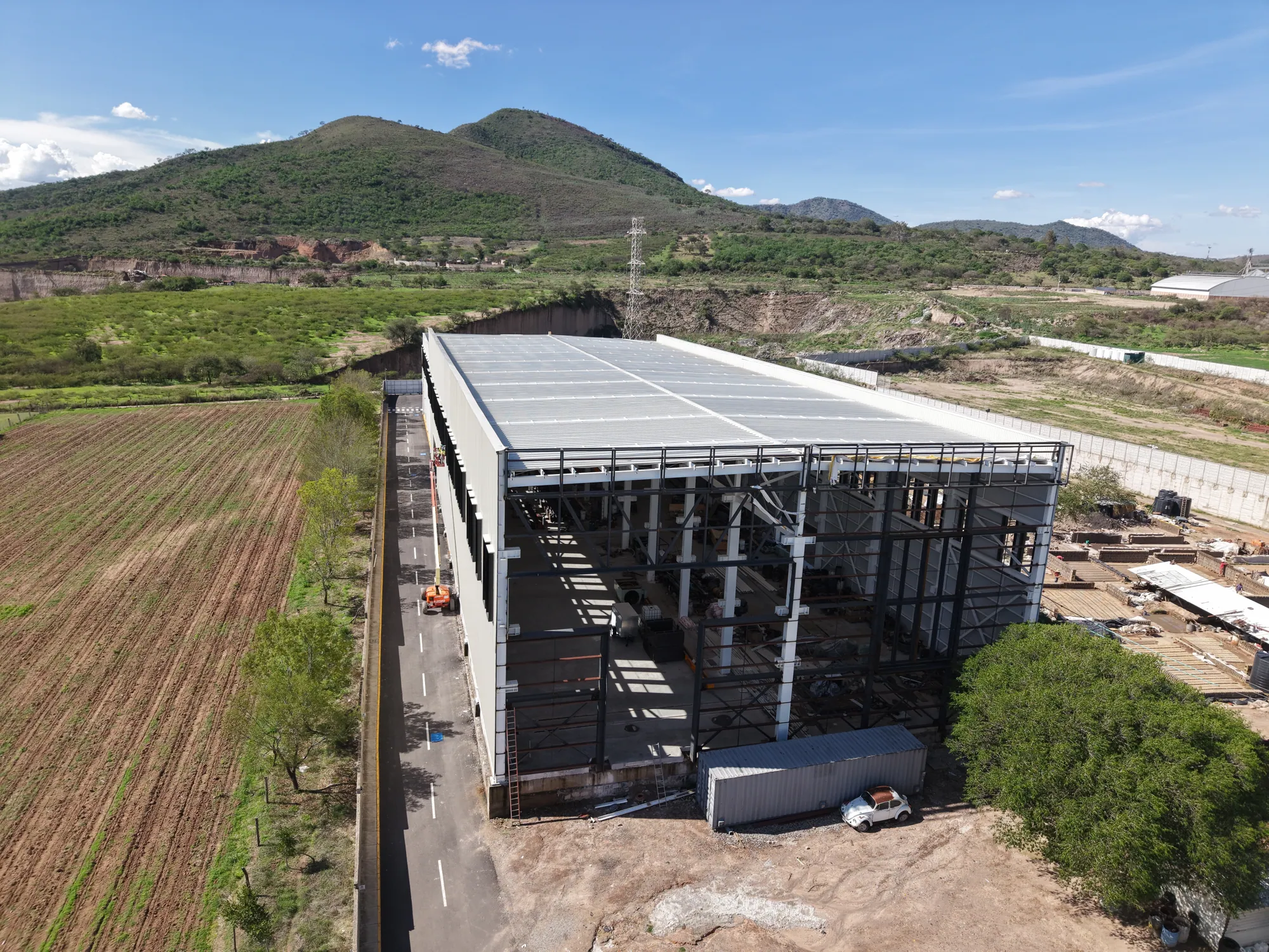 Vista aérea de las naves del taller electromecánico de TEMISA en Tlajomulco, Jalisco
